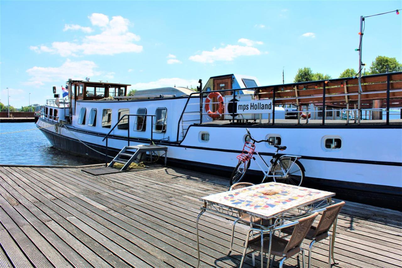 Amice Hotel en barco Haarlem